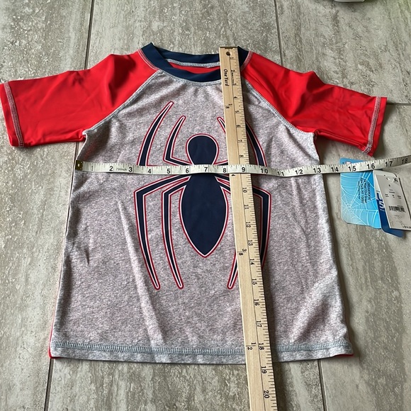 Marvel Spider-man XSMALL red& gray continuous short sleeves for kids - Picture 6 of 8